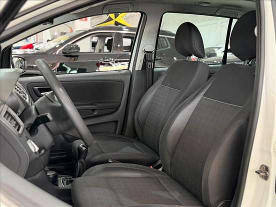 VOLKSWAGEN-FOX-1.0 MI COMFORTLINE 8V FLEX 4P MANUAL VOLKSWAGEN-FOX-2015