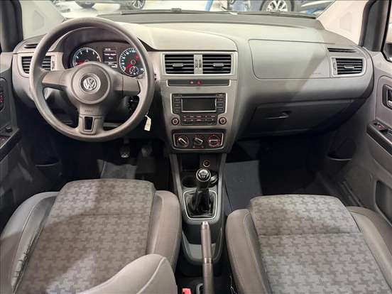 VOLKSWAGEN-FOX-1.0 MI COMFORTLINE 8V FLEX 4P MANUAL VOLKSWAGEN-FOX-2015