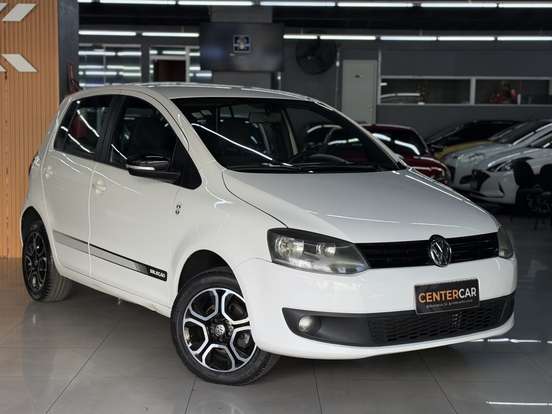 VOLKSWAGEN-FOX-1.0 MI SELEÇÃO 8V FLEX 4P MANUAL VOLKSWAGEN-FOX-2014