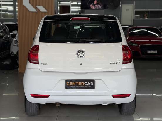 VOLKSWAGEN-FOX-2014