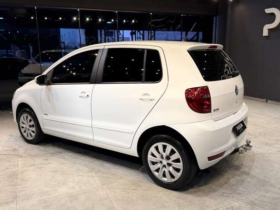 VOLKSWAGEN-FOX-2012