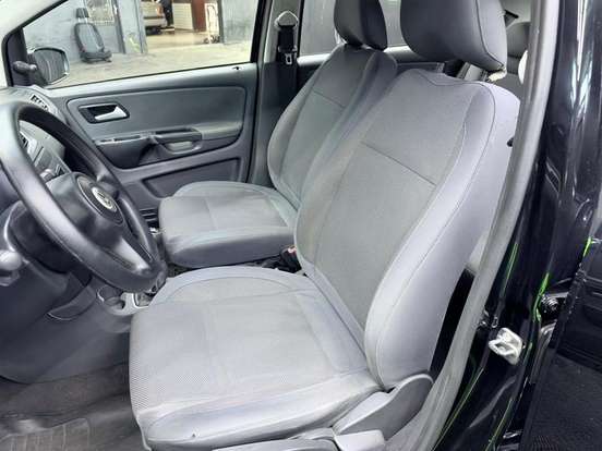VOLKSWAGEN-FOX-1.0 MI TREND 8V FLEX 4P MANUAL VOLKSWAGEN-FOX-2010