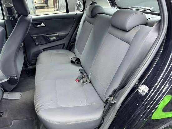 VOLKSWAGEN-FOX-2010