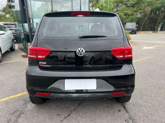 VOLKSWAGEN-FOX-2016