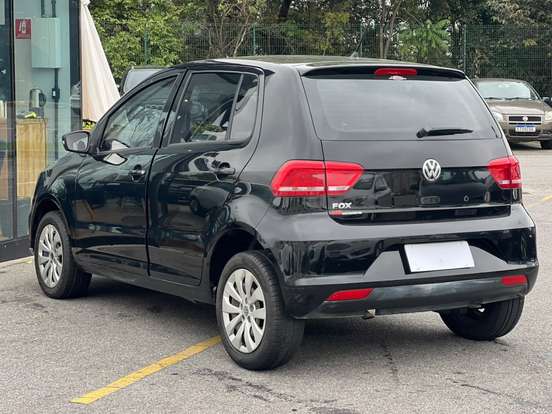 VOLKSWAGEN-FOX-2016