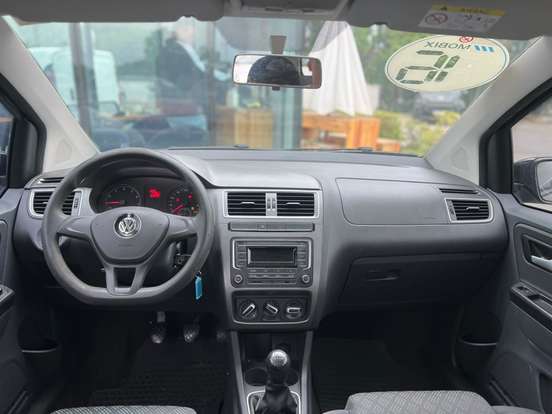 VOLKSWAGEN-FOX-2016