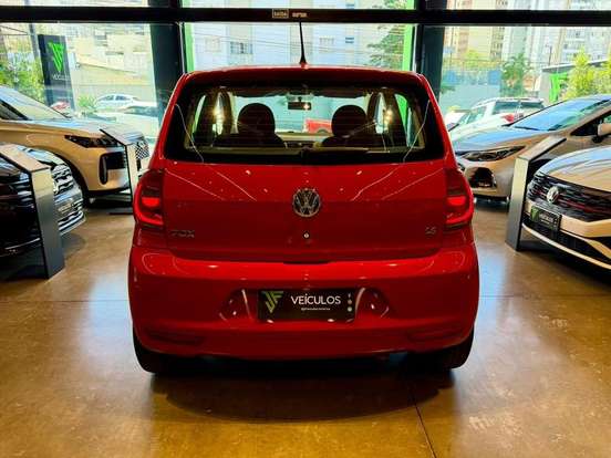 VOLKSWAGEN-FOX-2014