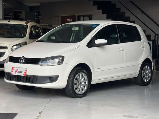 VOLKSWAGEN-FOX-1.6 MI 8V FLEX 4P AUTOMATIZADO VOLKSWAGEN-FOX-2012