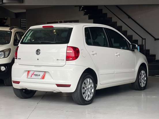 VOLKSWAGEN-FOX-1.6 MI 8V FLEX 4P AUTOMATIZADO VOLKSWAGEN-FOX-2012