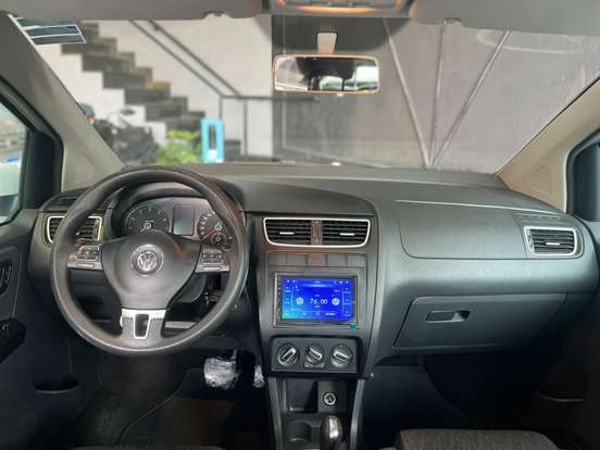 VOLKSWAGEN-FOX-2012
