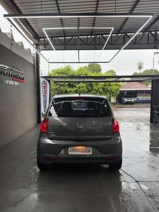 VOLKSWAGEN-FOX-2012