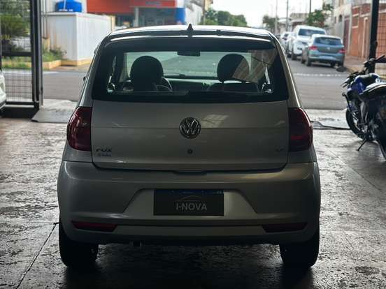 VOLKSWAGEN-FOX-2010