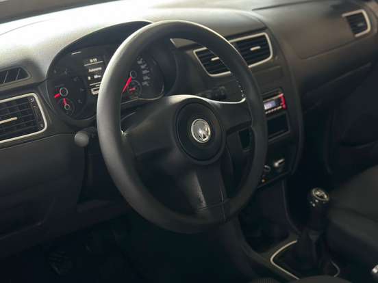VOLKSWAGEN-FOX-2010
