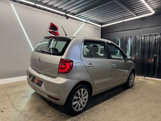VOLKSWAGEN-FOX-1.6 MI 8V FLEX 4P MANUAL VOLKSWAGEN-FOX-2013