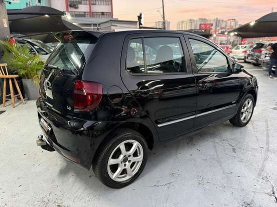 VOLKSWAGEN-FOX-2012
