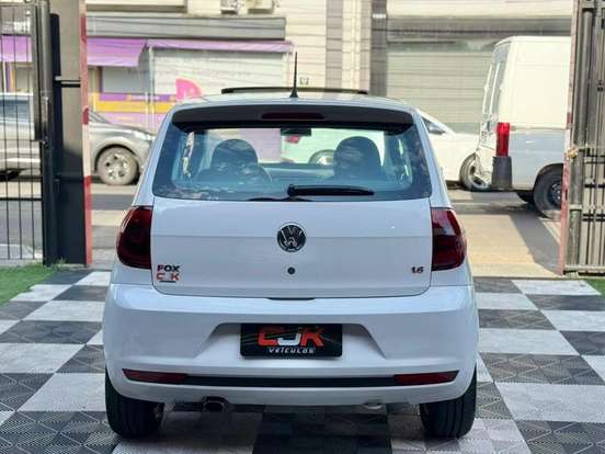 VOLKSWAGEN-FOX-2012