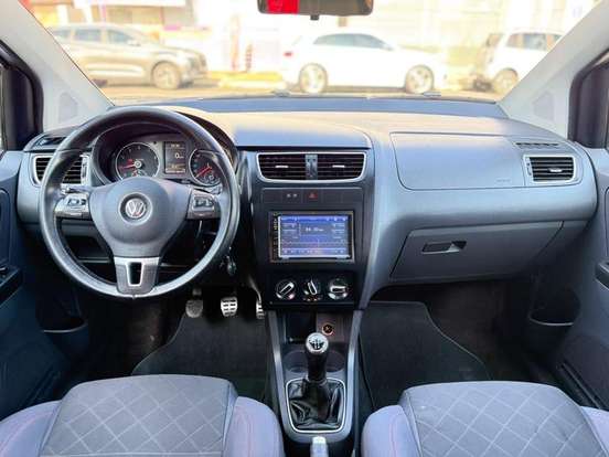 VOLKSWAGEN-FOX-2012
