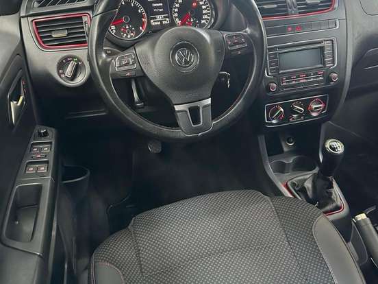 VOLKSWAGEN-FOX-1.6 MI ROCK IN RIO 8V FLEX 4P MANUAL VOLKSWAGEN-FOX-2013