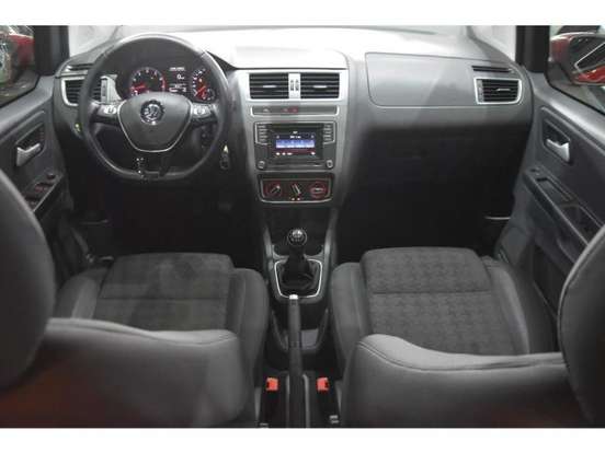 VOLKSWAGEN-FOX-2017