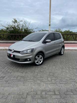 VOLKSWAGEN-FOX-2017
