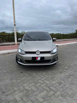 VOLKSWAGEN-FOX-2017