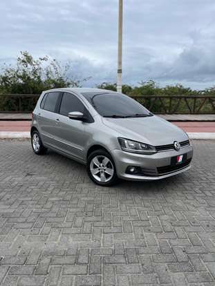 VOLKSWAGEN-FOX-2017