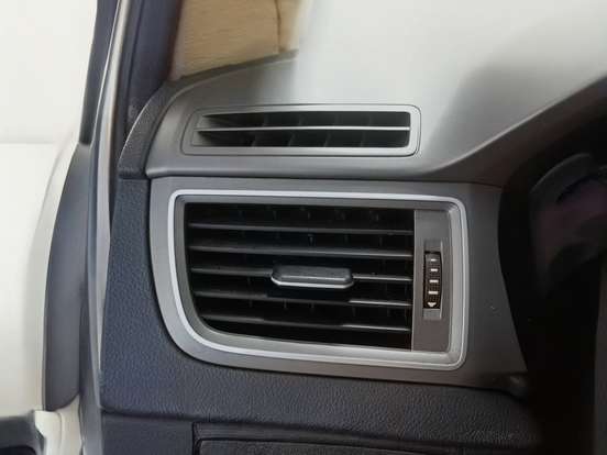 VOLKSWAGEN-FOX-2016