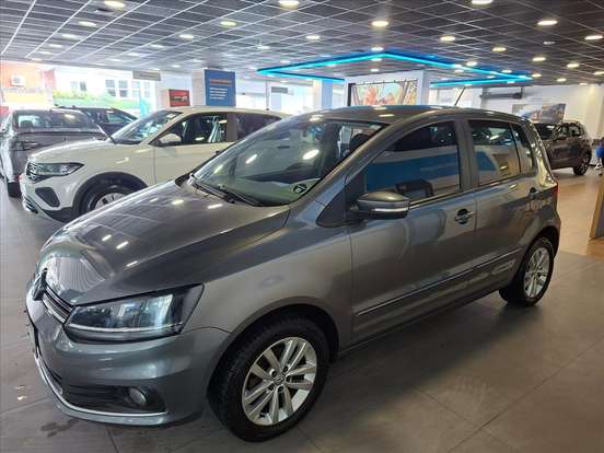 VOLKSWAGEN-FOX-2019