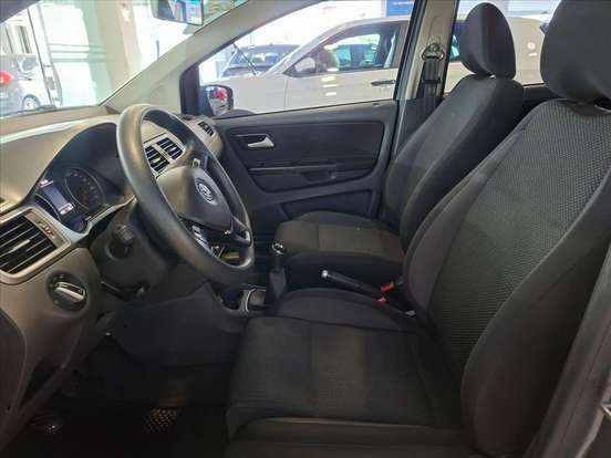 VOLKSWAGEN-FOX-2019