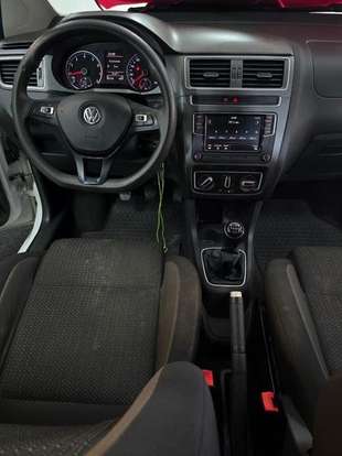 VOLKSWAGEN-FOX-2019