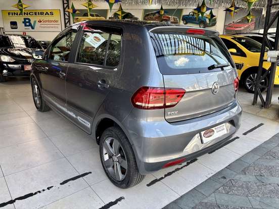 VOLKSWAGEN-FOX-2018