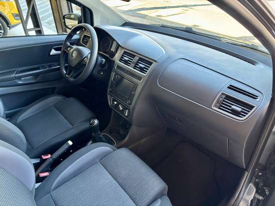 VOLKSWAGEN-FOX-1.6 MSI TOTAL FLEX CONNECT 4P MANUAL VOLKSWAGEN-FOX-2018