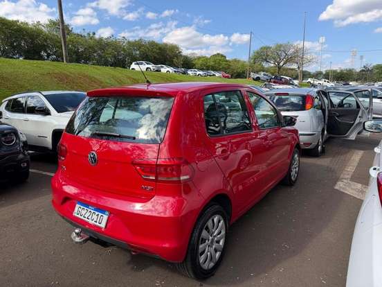 VOLKSWAGEN-FOX-2015