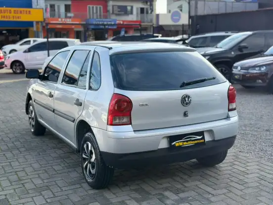 VOLKSWAGEN-GOL-2005