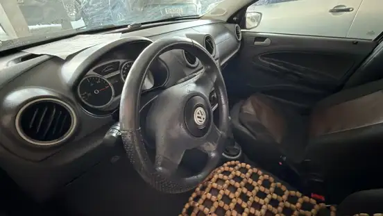 VOLKSWAGEN-GOL-2010
