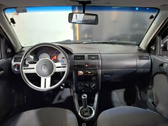 VOLKSWAGEN-GOL-2004
