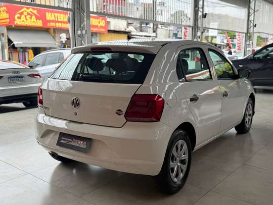 VOLKSWAGEN-GOL-2021