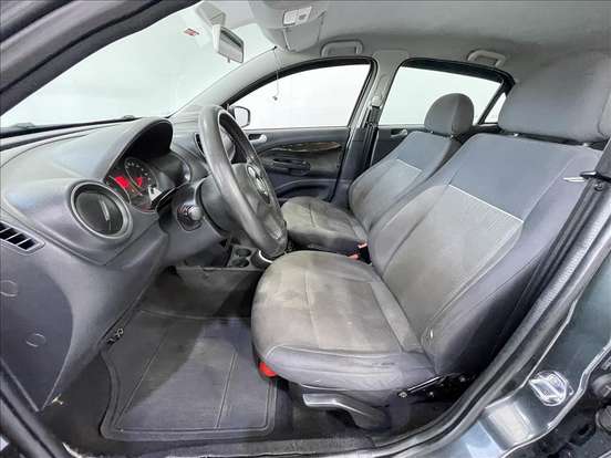 VOLKSWAGEN-GOL-1.0 MI 8V FLEX 4P MANUAL G.IV VOLKSWAGEN-GOL-2013