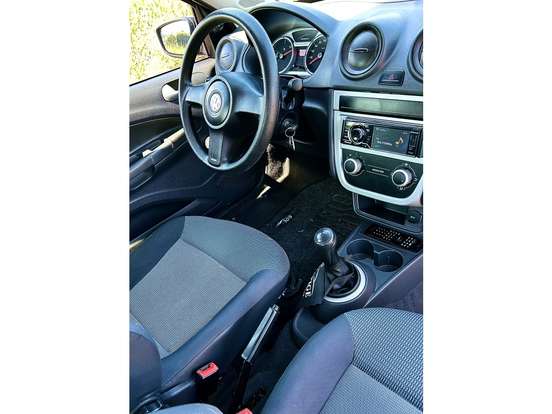 VOLKSWAGEN-GOL-1.0 MI 8V FLEX 4P MANUAL G.IV VOLKSWAGEN-GOL-2011