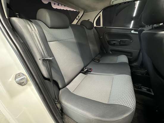 VOLKSWAGEN-GOL-1.0 MI 8V FLEX TITAN 4P MANUAL G.IV VOLKSWAGEN-GOL-2011