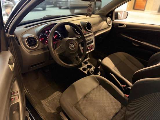 VOLKSWAGEN-GOL-2015