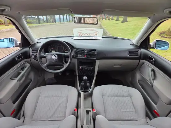 VOLKSWAGEN-GOLF-2001