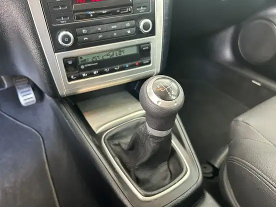 VOLKSWAGEN-GOLF-2013