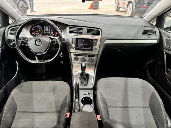 VOLKSWAGEN-GOLF-2015