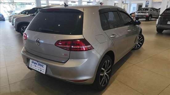 VOLKSWAGEN-GOLF-2017