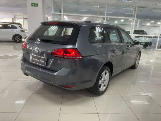 VOLKSWAGEN-GOLF-2016