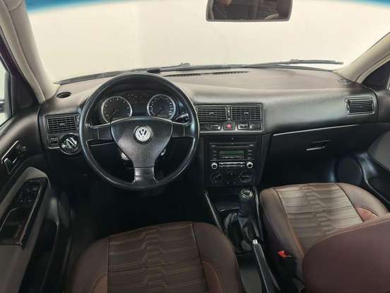 VOLKSWAGEN-GOLF-2009