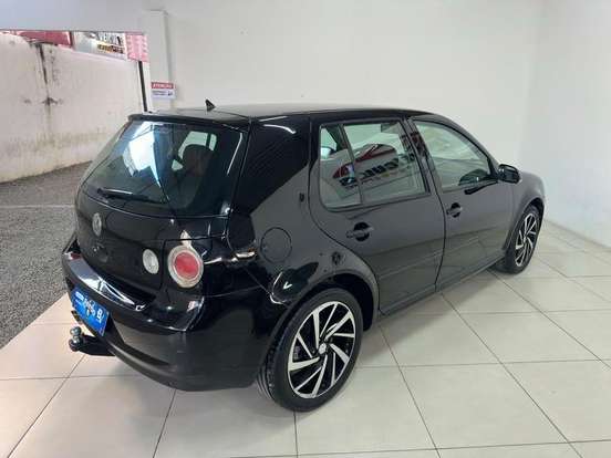 VOLKSWAGEN-GOLF-2009