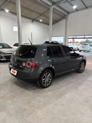 VOLKSWAGEN-GOLF-2013