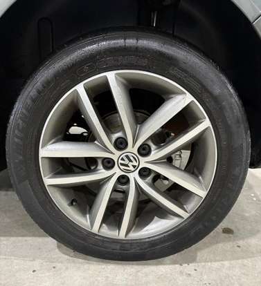 VOLKSWAGEN-GOLF-2013